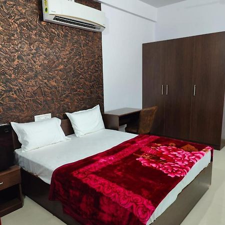 Subramania Arcade Hotel Thrissur Exterior photo